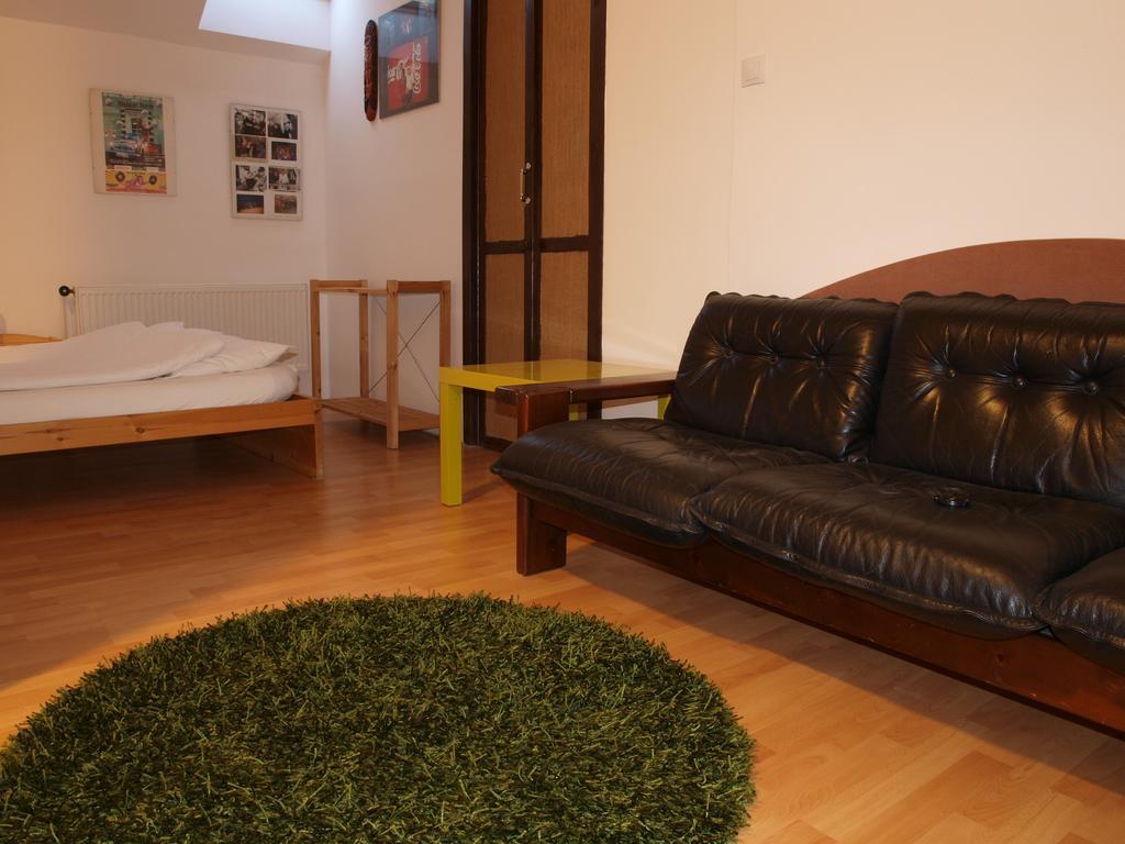 Attic Apartment City Center Praga Exterior foto